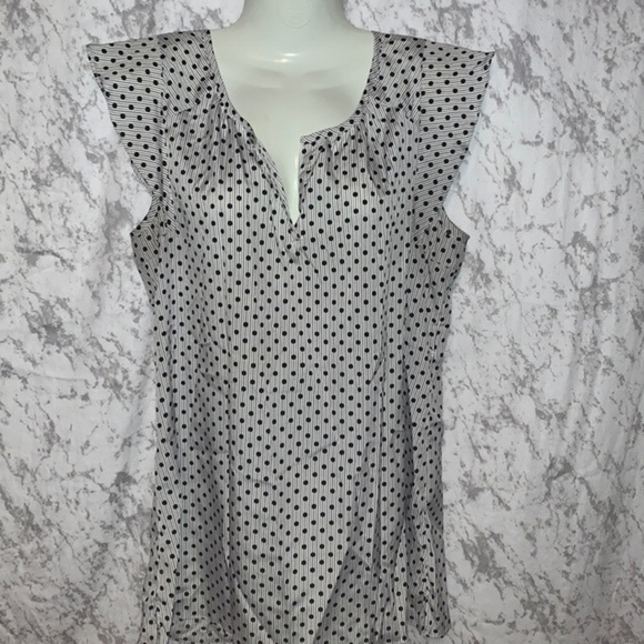 Motherhood Maternity Tops - MOTHERHOOD MATERNITY SLEEVELESS CREAM WOTH GRAY PIN STRIPES BLACK POLKA DOTS MED